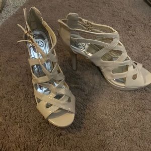 Women’s nude heel